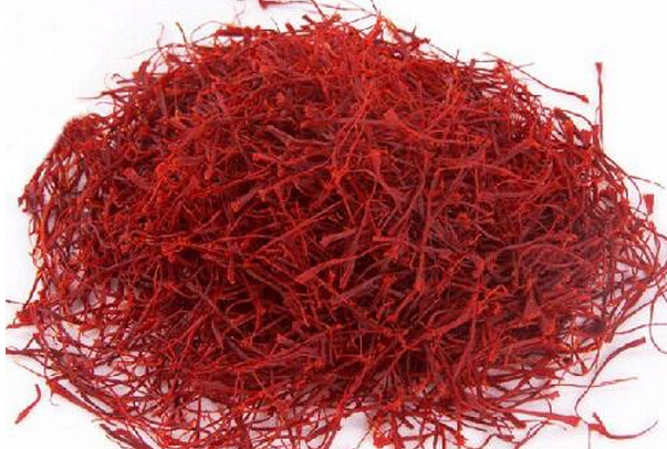藏紅花泡水喝的功效與作用 吃藏紅花的好處 紅花的作用與功效