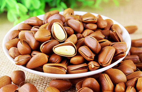 松子的營(yíng)養(yǎng)價(jià)值與功效 吃松子的好處 松子的功效與作用