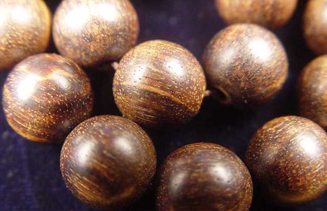 沉香手串的鑒別和保養(yǎng)方法 沉香種植技術(shù)