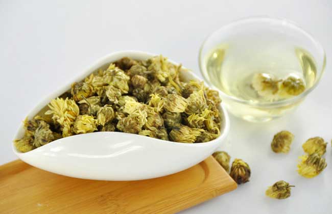 菊花茶的功效與禁忌 菊花茶的功效與作用