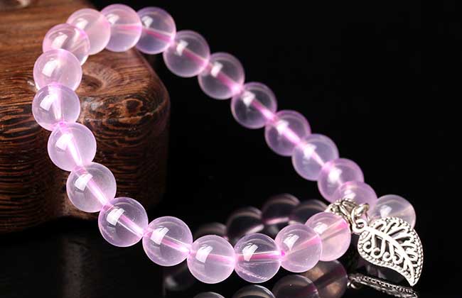 粉水晶手鏈戴哪只手? 家居生活