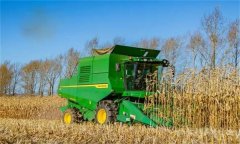 聯(lián)合收割機(jī)田間作業(yè)有哪些注意事項(xiàng)？