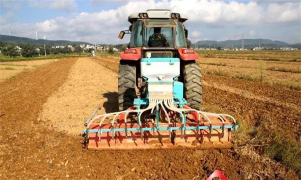 種肥深施機(jī)械化技術(shù)的農(nóng)藝要求